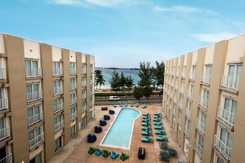 Sunset Bahamas Hotel 3*